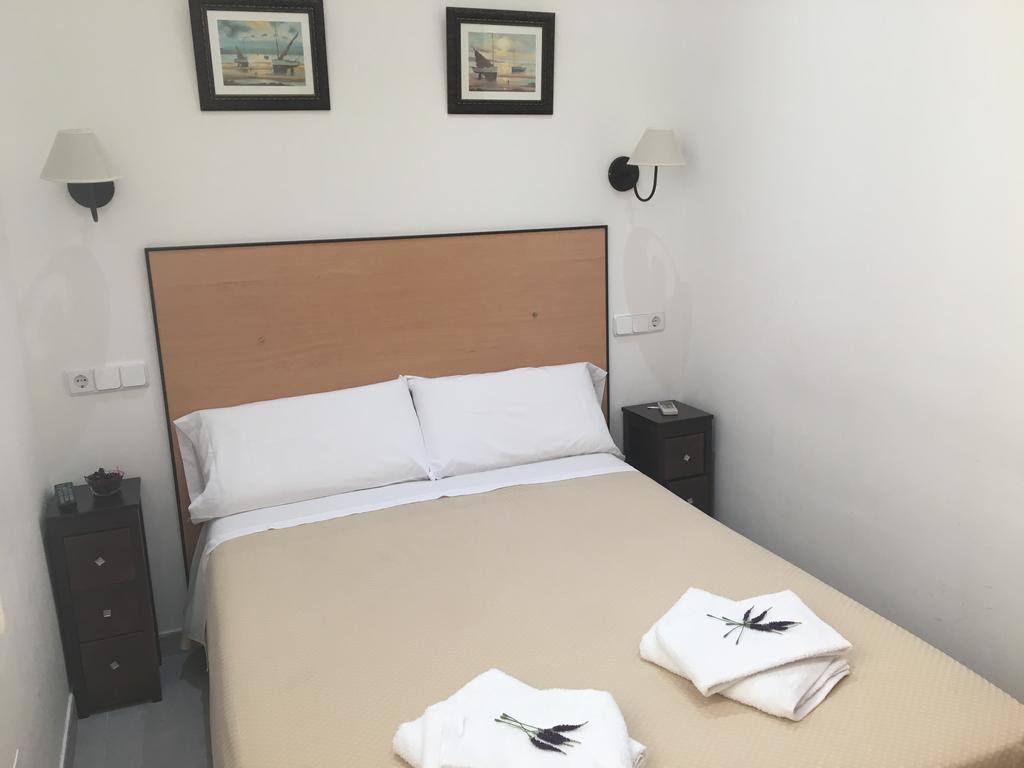 Hostal R. Lido Madrid Exterior photo