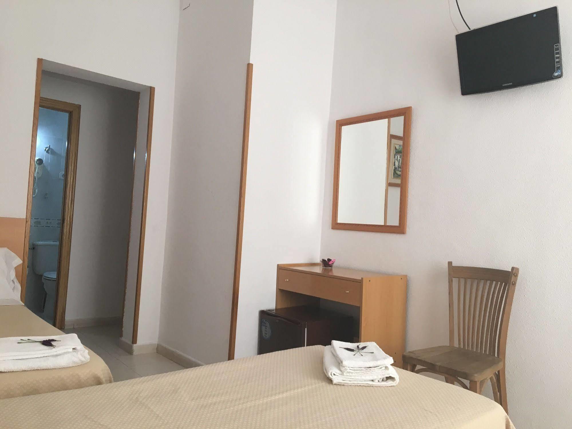 Hostal R. Lido Madrid Exterior photo